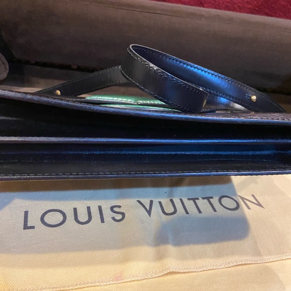 Louis Vuitton (LV) Epi leather bag - Picture 6 of 14